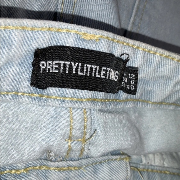 Pretty Little Thing Women’s Size 8 Wide Leg  Destroyed High Waist Jeans NWT - Picture 3 of 13